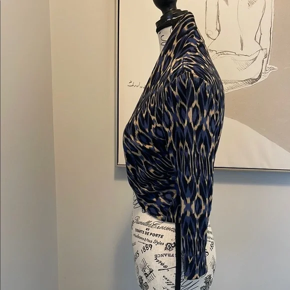 Jessica Patterned Crop Top- Size XS - Picture 8 of 10